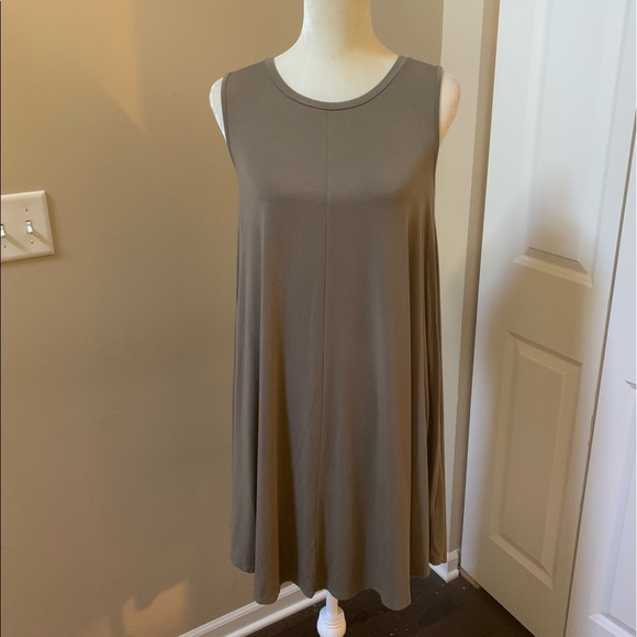 Cupio Dresses & Skirts - Cupio | Taupe Sleeveless Sheath Dress